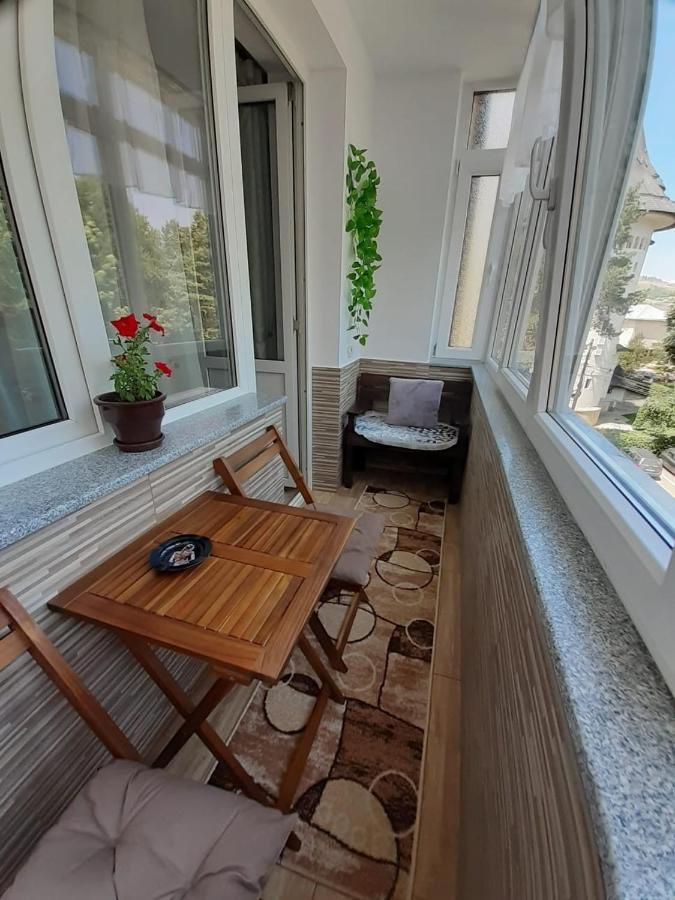 Apartament Ultra Central Marly Gura Humorului Exterior foto