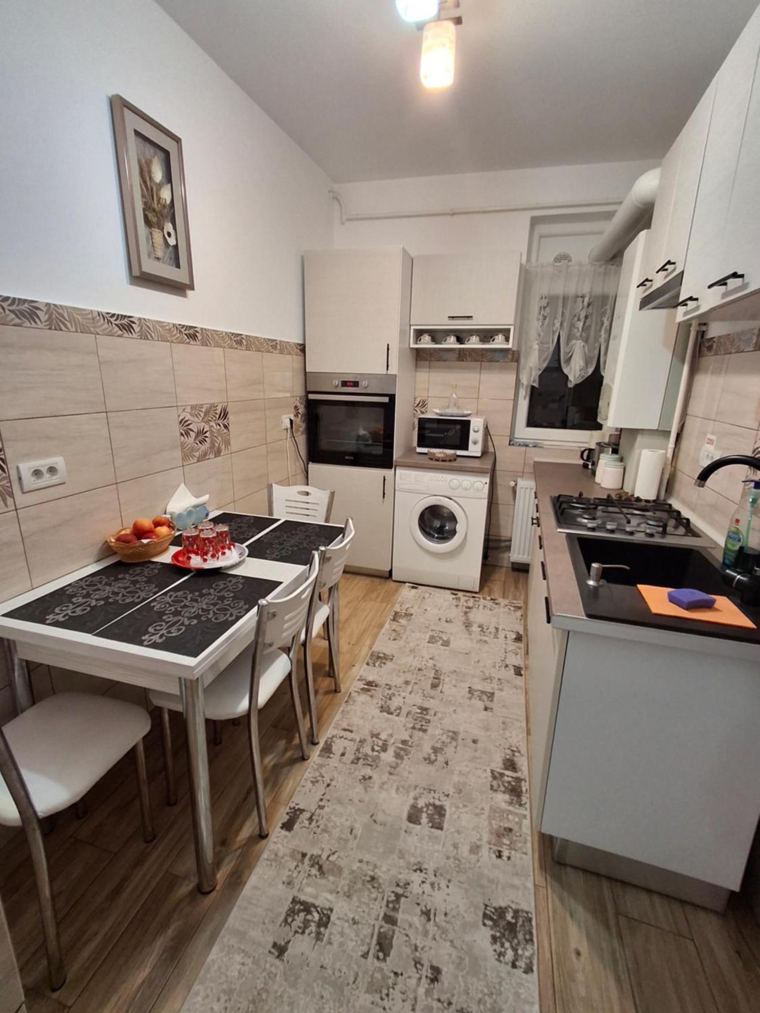 Apartament Ultra Central Marly Gura Humorului Exterior foto
